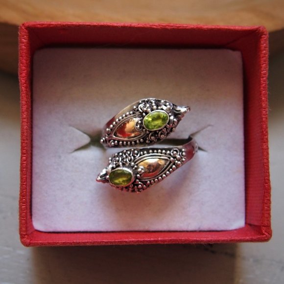 Vintage Jewelry - Bali 925 SILVER & GP Peridot Bypass Vintage Ring